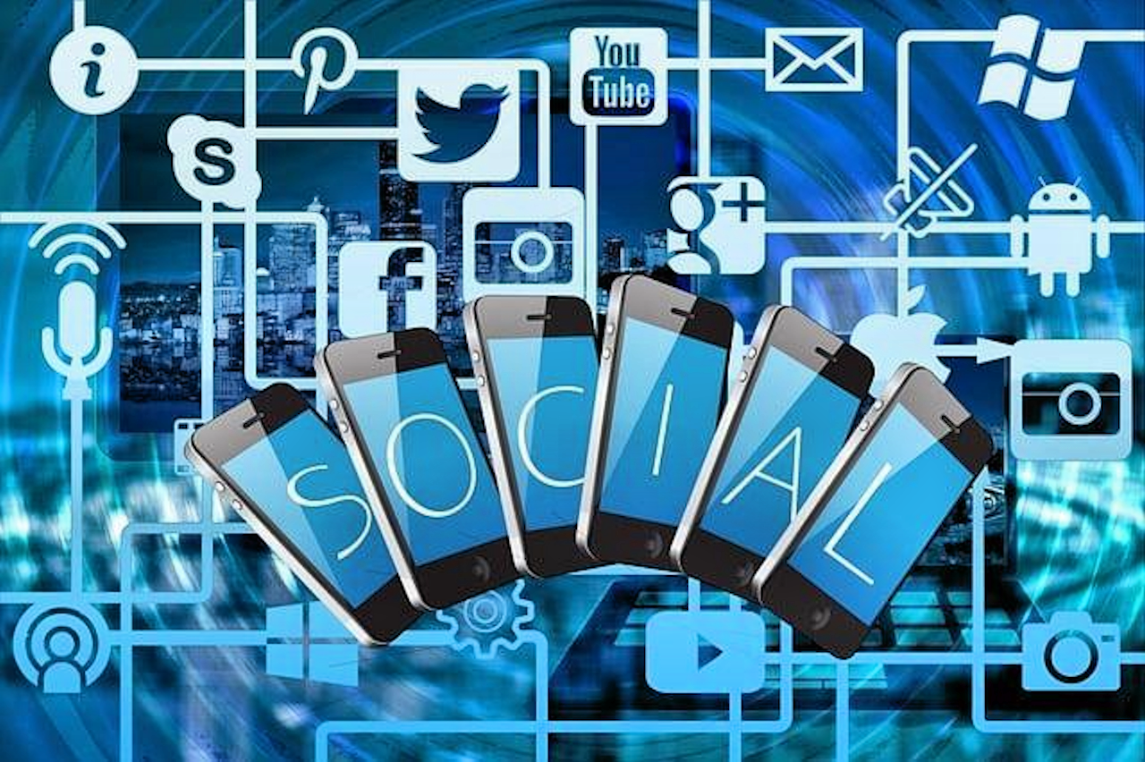 Libertà di espressione e di informazione sui social network tra algoritmi e strategie di comunicazione